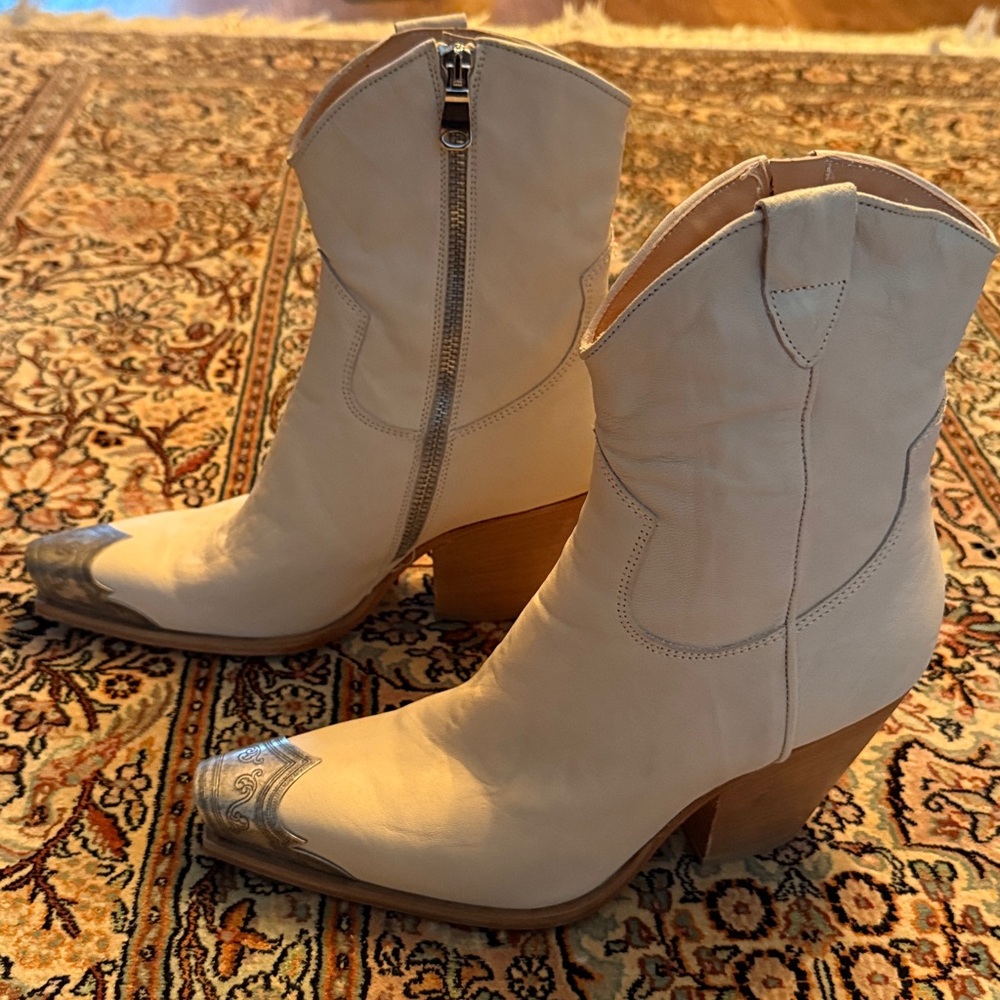 Free People Leather Western Ankle Boots with Silver Accents (size 39) - Picture 3 of 11